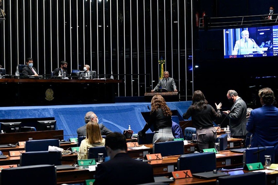 Deputados aprovam Fundeb sem vetos que iriam retirar R$ 16 bilhões da educação