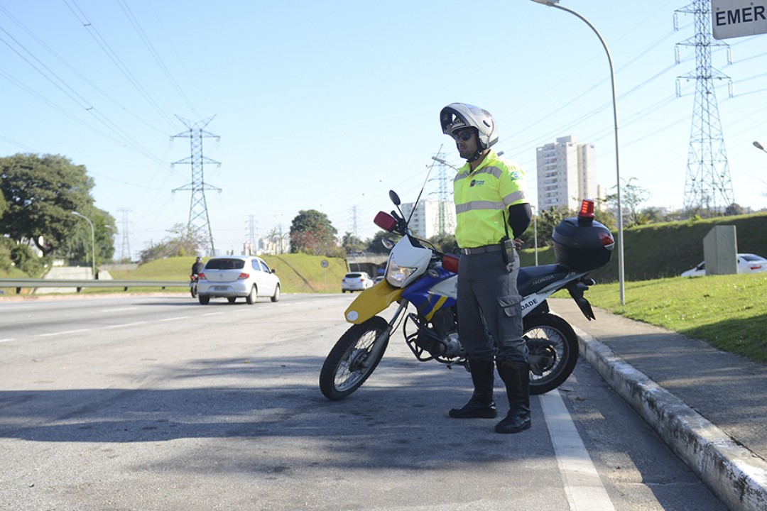 Sindicato cobra testes para agentes de trânsito